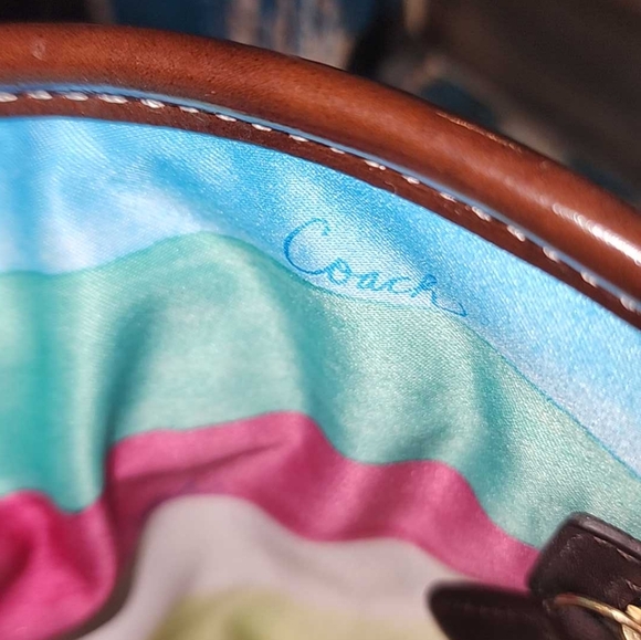 Coach 2008 brown, straw, turn lock basket with brass hardware - Picture 13 of 14